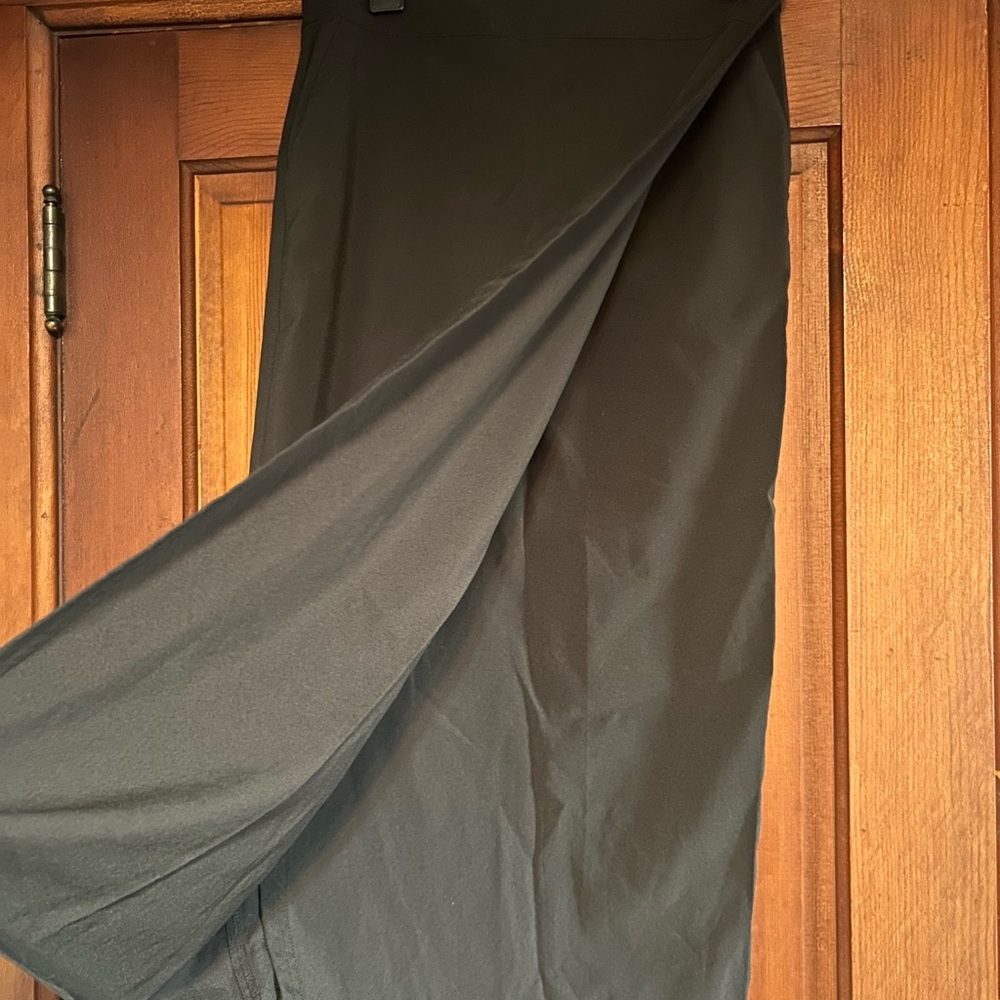 Black Ripskirt